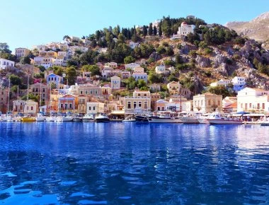 Σύμη: Μία γιατρός για 6.000 κατοίκους και ο υπουργός Υγείας «πανηγυρίζει» για τις υπηρεσίες σε αλλοδαπούς